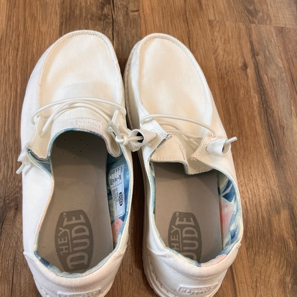 Hey Dude White Loafers with Patterned Lining - image 7